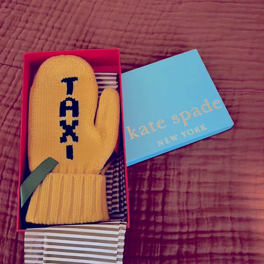 Kate Spade Taxi mittens